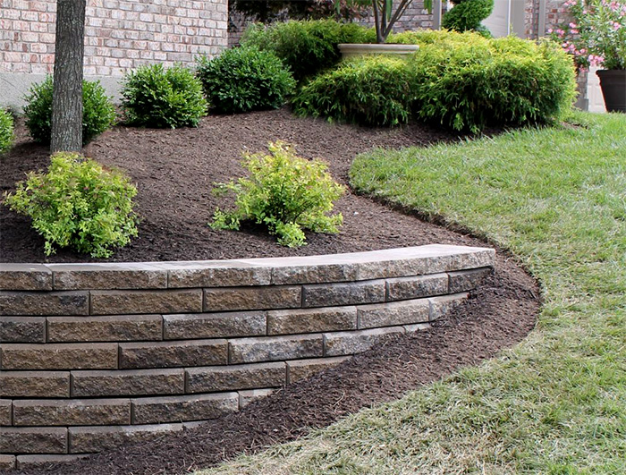 A Rogers, Arkansas retaining wall project with nice landscaping